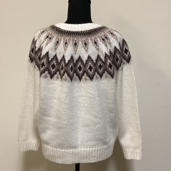 Old Navy - Cozy and Soft Pullover Sweater (NWT) - Picture 2 of 5